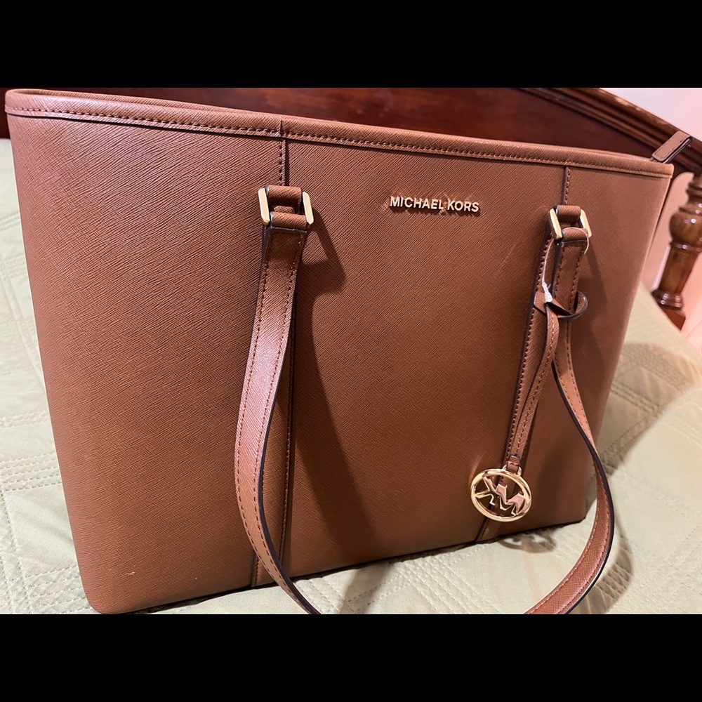 New w/o tags Michael Kors large tote brown saffiano leather